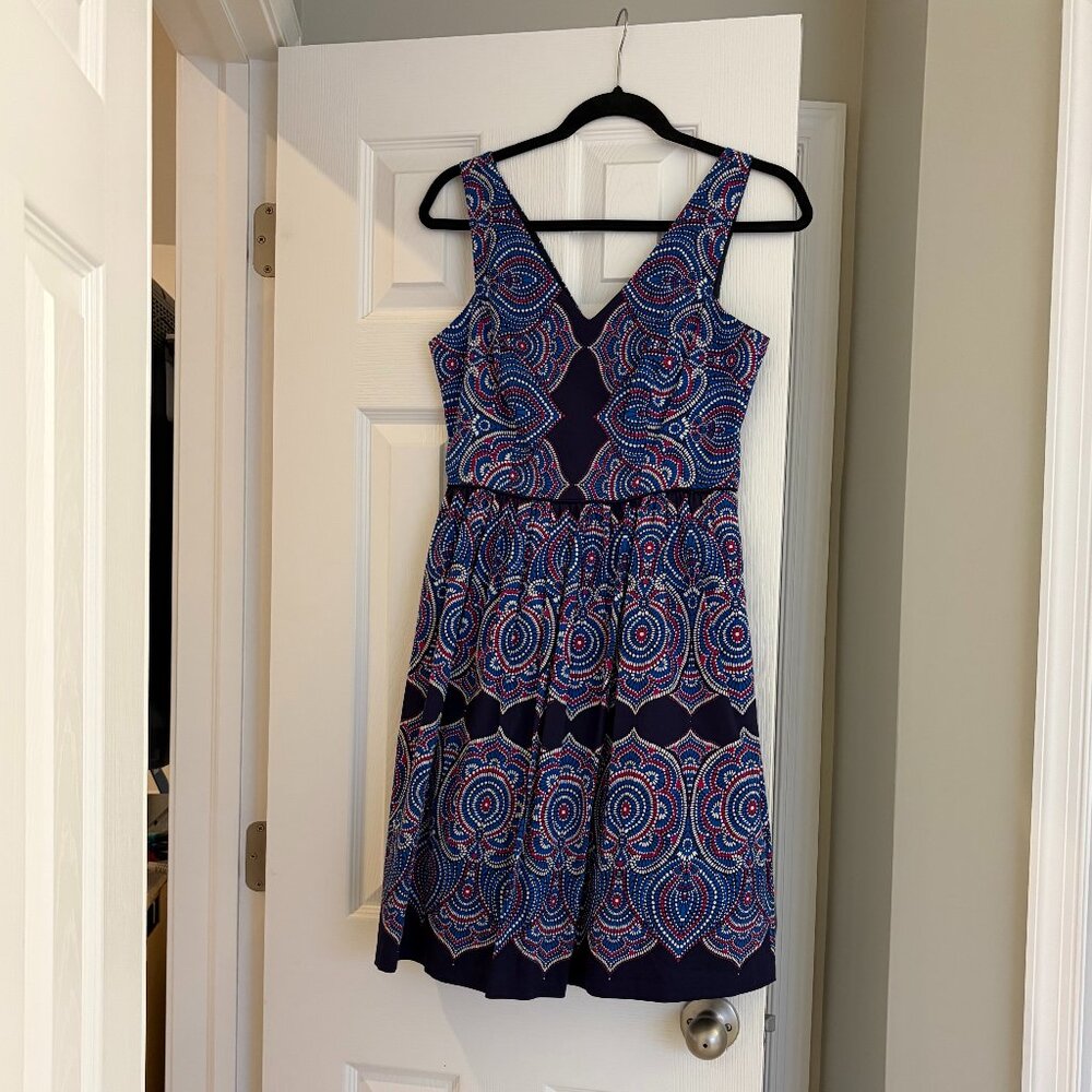 Dress - Maggy London Petite 4 fit and flare deep navy paisley with pockets!